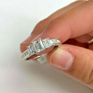 18k Gold Diamond Wedding Ring Emerald cut Bridal